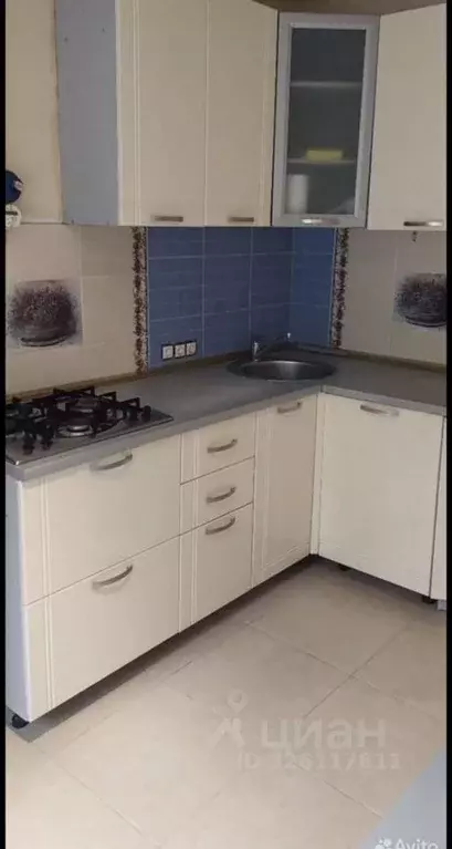 2-к кв. Волгоградская область, Волгоград ул. 39-й Гвардейской Дивизии, ... - Фото 0