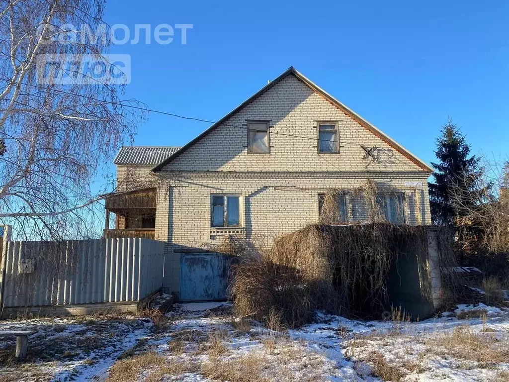 Дом в Оренбургская область, пос. Саракташ ул. Спортивная, 15 (210 м) - Фото 0