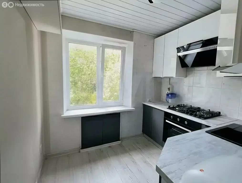 3-комнатная квартира: Калининград, улица Островского, 13 (72.5 м) - Фото 1