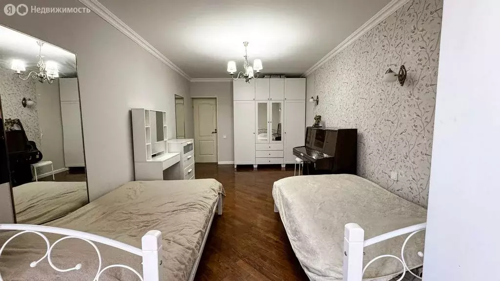3-комнатная квартира: Уфа, улица Гафури, 54 (100.8 м) - Фото 0