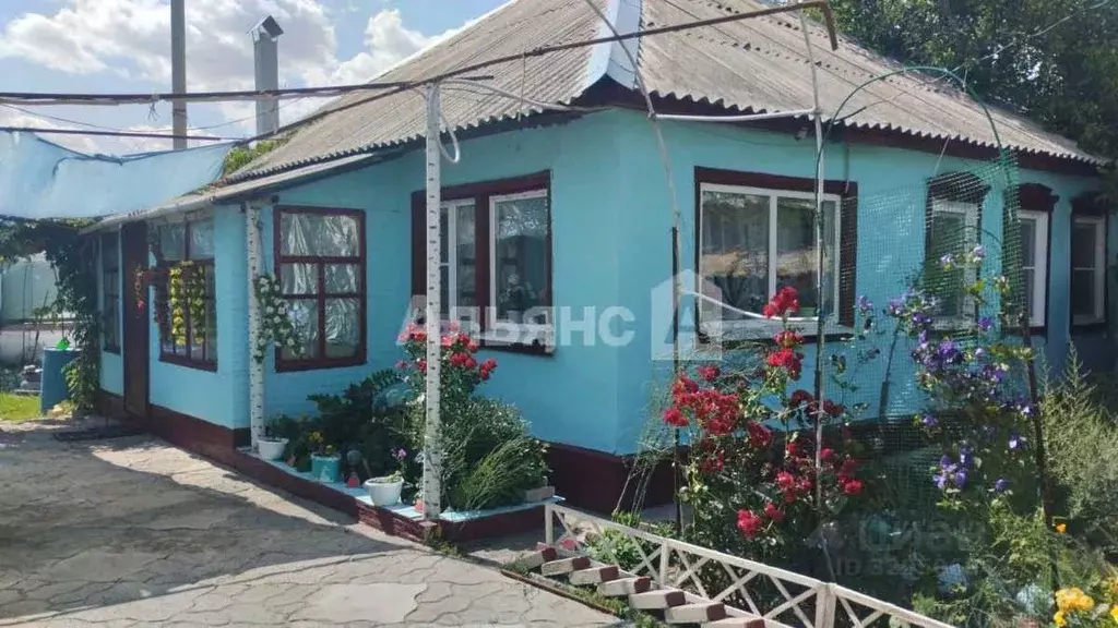 Дом в Ростовская область, Тацинский район, Михайлов хут. ул. Тургенева ... - Фото 0