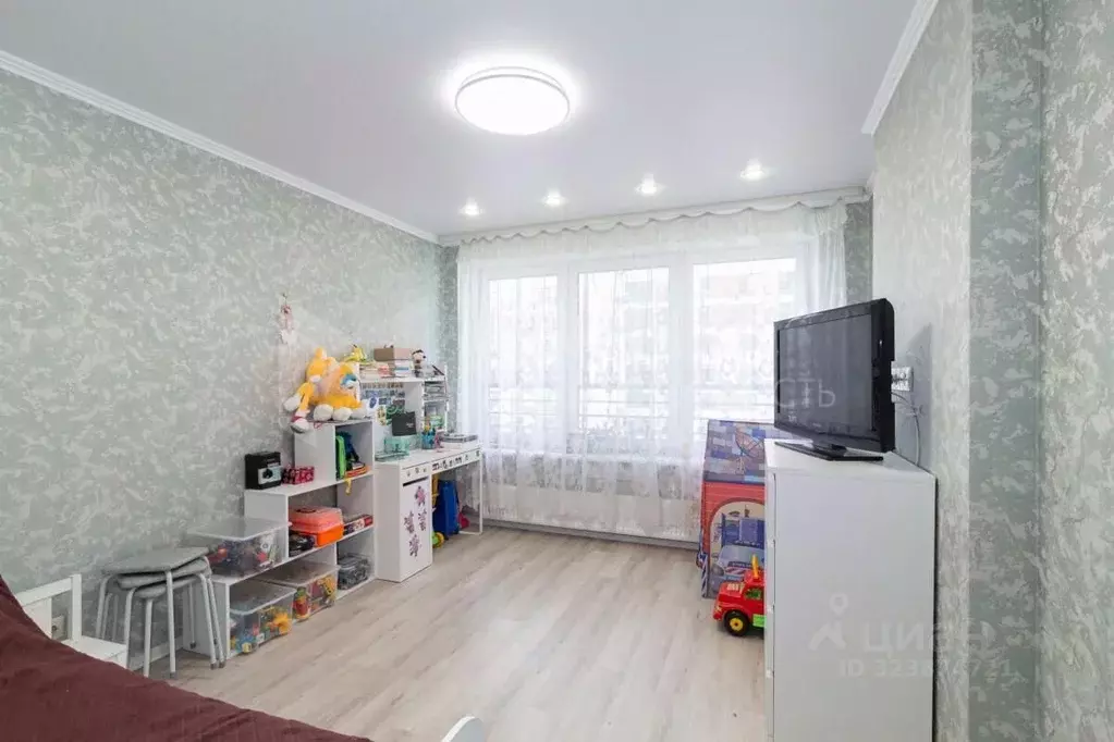 3-к кв. Тюменская область, Тюмень ул. 50 лет Октября, 57Бк1 (101.8 м) - Фото 1