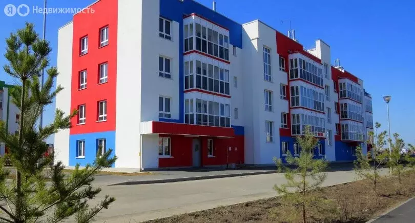 3-комнатная квартира: Тюмень, улица Павла Шарова, 8 (83.3 м) - Фото 0