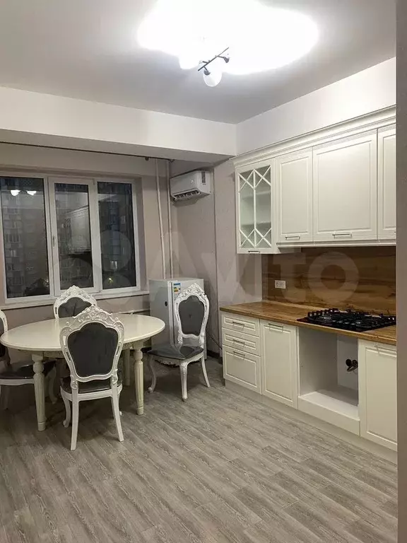 1-к. квартира, 40 м, 4/10 эт. - Фото 0
