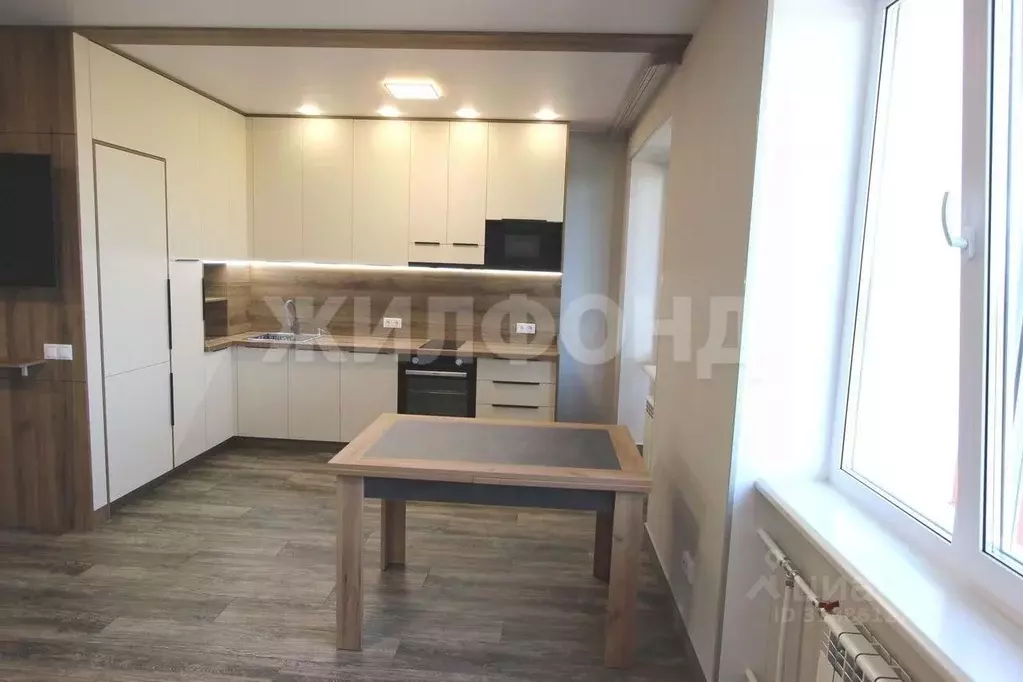 Студия Ханты-Мансийский АО, Нефтеюганск 14-й мкр, 35А (51.0 м) - Фото 1