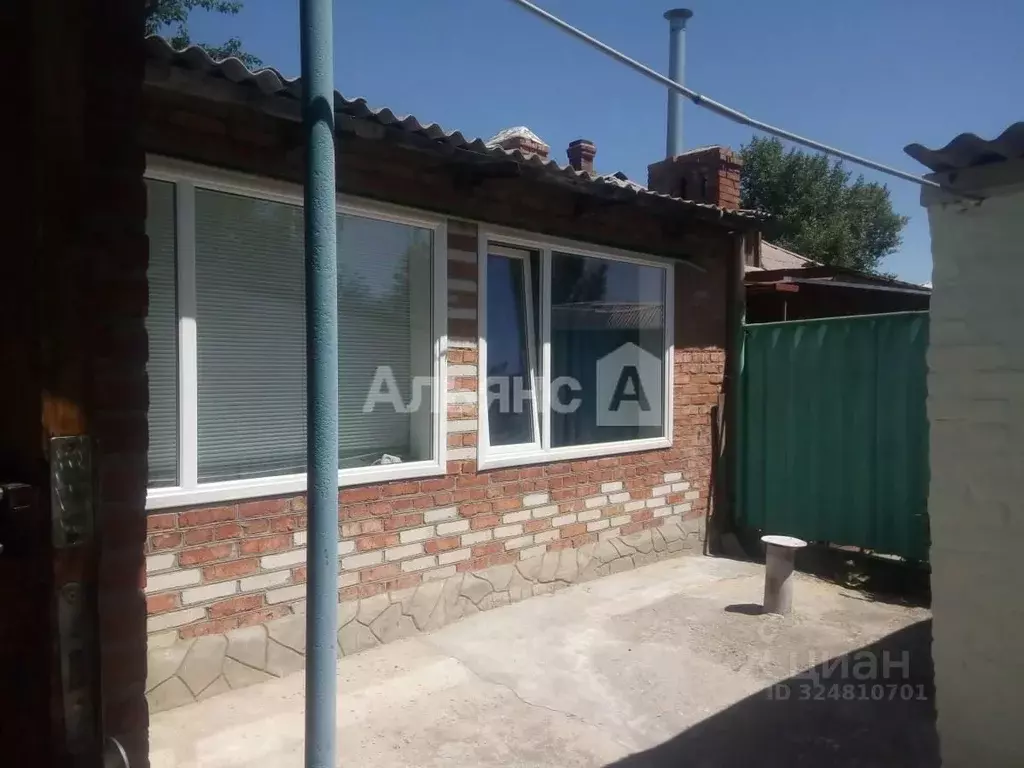 Дом в Ростовская область, Каменск-Шахтинский Арсенальная ул. (92 м) - Фото 1