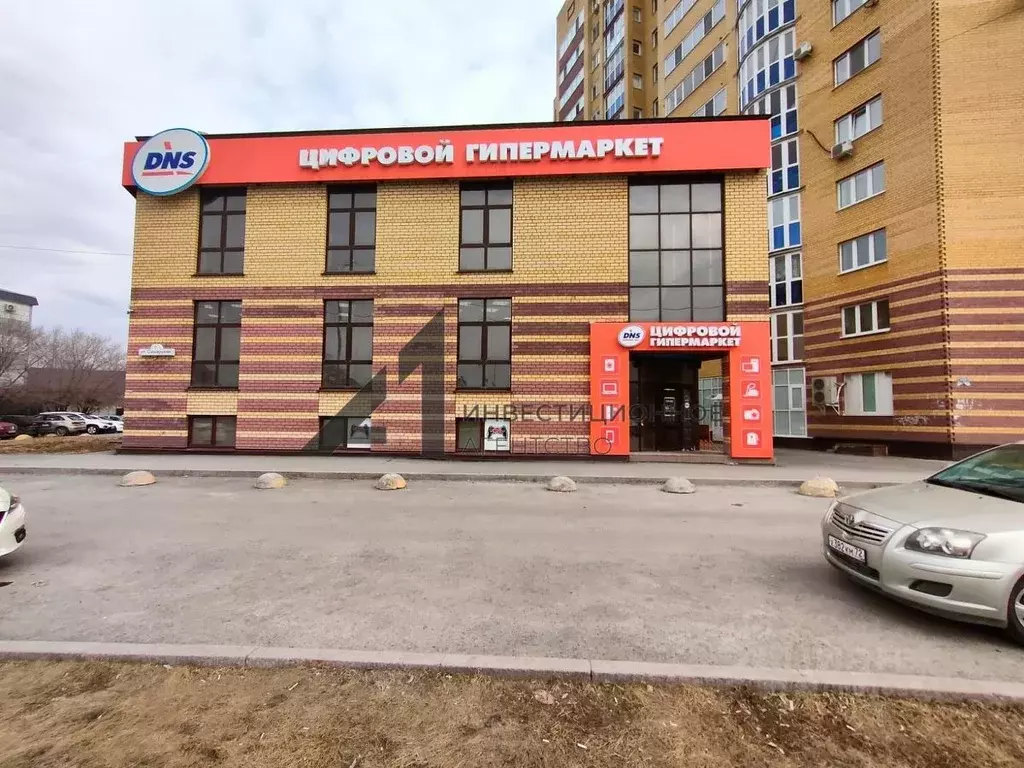 Торговая площадь в Тюменская область, Тюмень ул. Революции, 8 (219 м) - Фото 1
