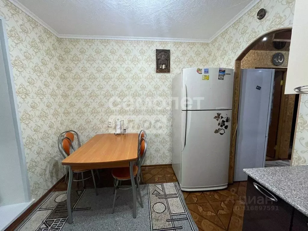 3-к кв. Ханты-Мансийский АО, Сургут Югорская ул., 20 (67.6 м) - Фото 0