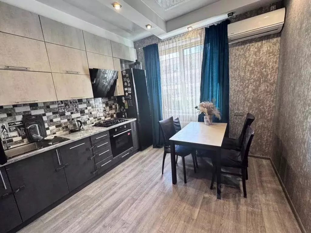 2-к кв. Крым, Симферополь ул. Битакская, 17 (67.0 м) - Фото 1