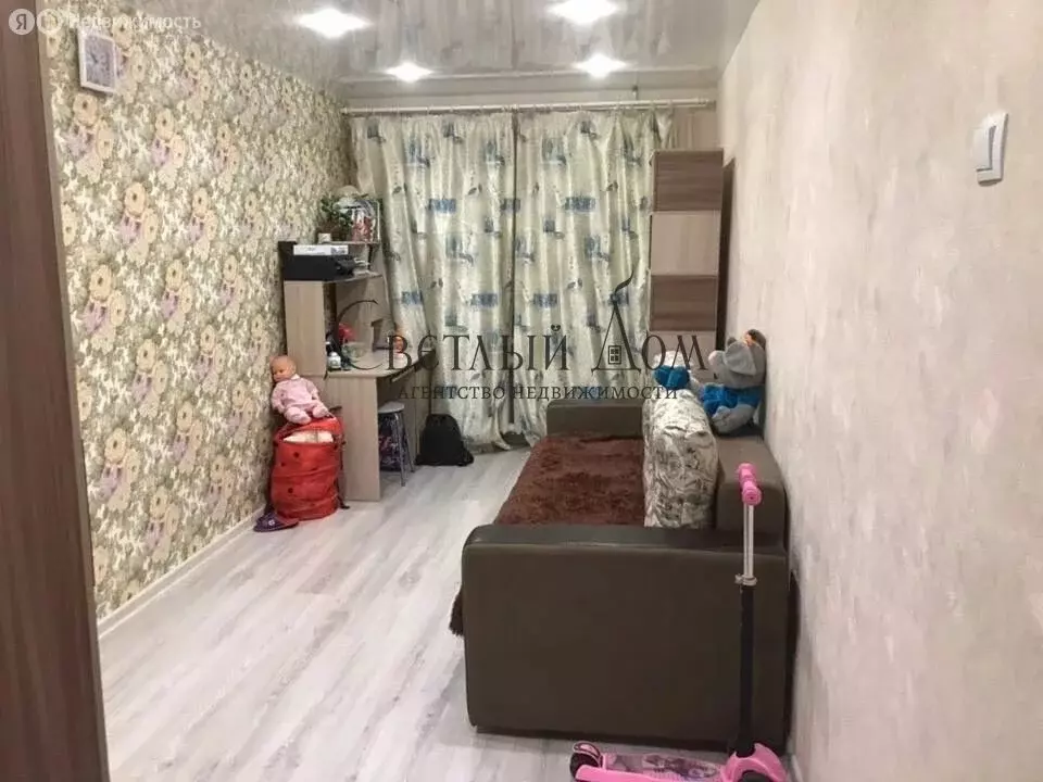 3-комнатная квартира: Чернушка, Коммунистическая улица, 37 (58.2 м) - Фото 1