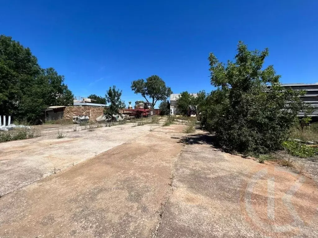 Помещение свободного назначения в Крым, Сакский район, с. Уютное ул. ... - Фото 1