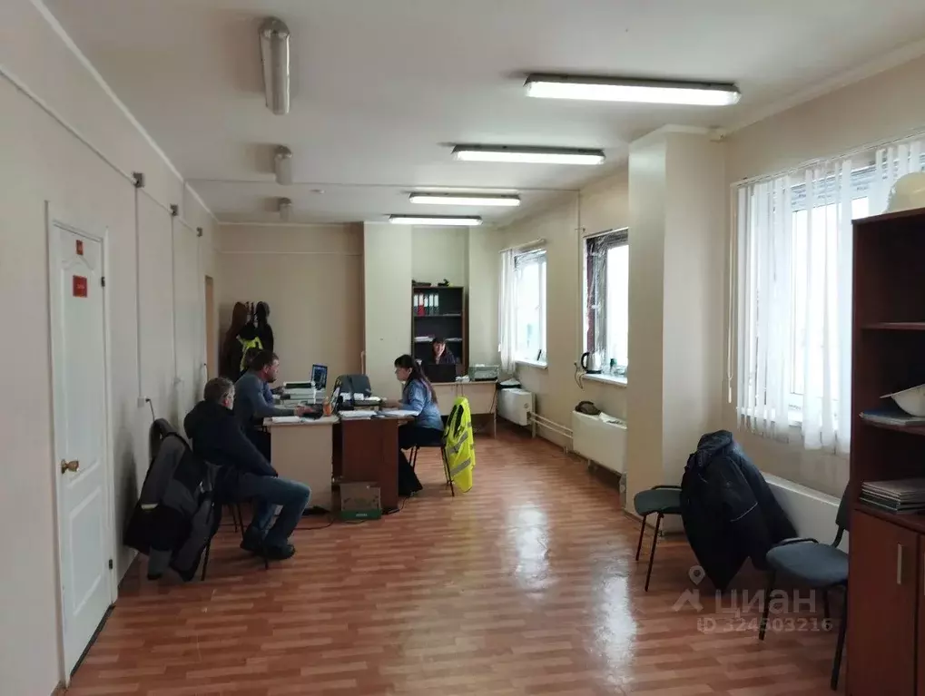 Помещение свободного назначения в Удмуртия, Камбарка ул. Пикалова, 14 ... - Фото 1