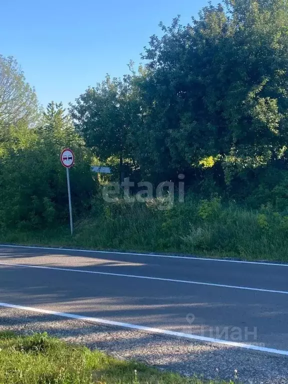 Участок в Белгородская область, Старооскольский городской округ, с. ... - Фото 1