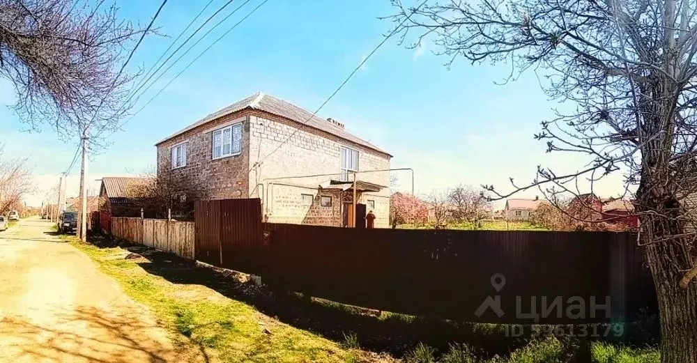 Дом в Краснодарский край, Крымск  (160 м) - Фото 0