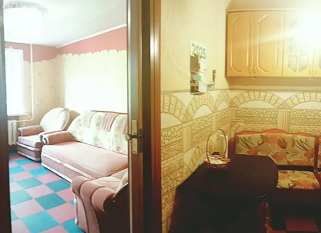 1к в 8-комнатной квартире (18 м) - Фото 0