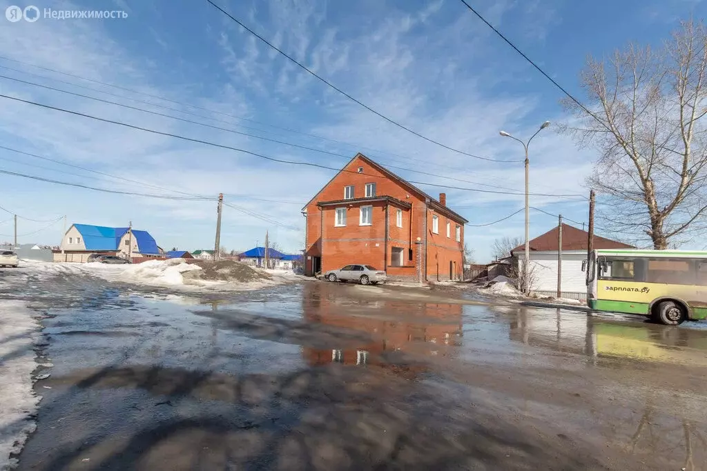 Дом в посёлок Бельмесево, Школьная улица (240 м) - Фото 2