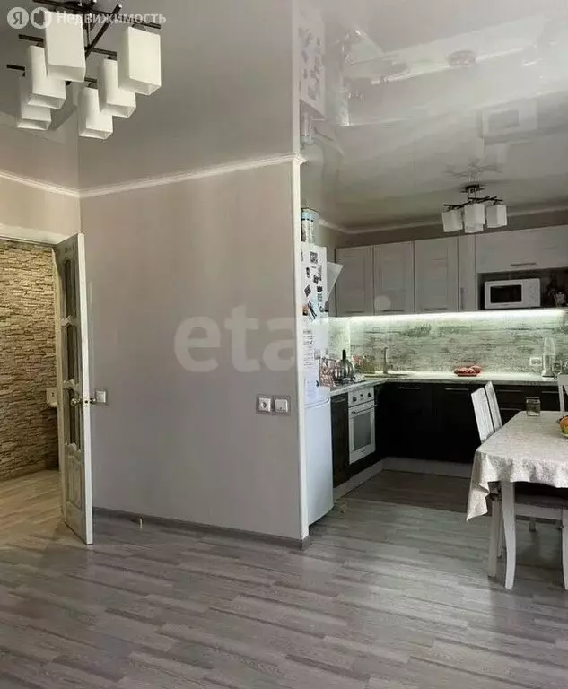 3-комнатная квартира: Альметьевск, улица Шевченко, 120 (70.1 м) - Фото 2