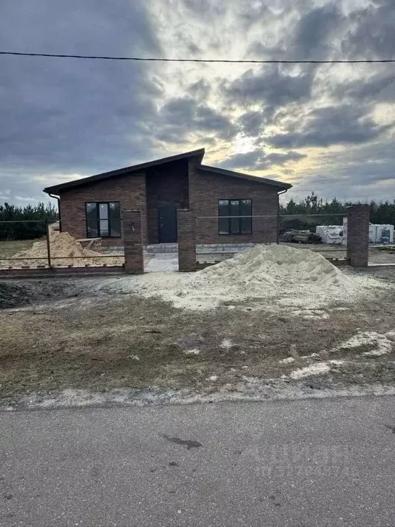 Коттедж в Белгородская область, Старооскольский городской округ, с. ... - Фото 1