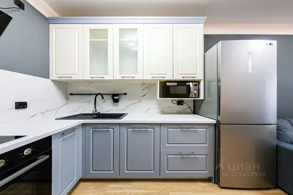 1-к кв. Свердловская область, Екатеринбург ул. Азина, 25 (44.0 м) - Фото 0