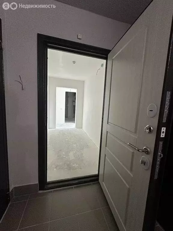 Квартира-студия: Тюмень, улица Монтажников, 42Б (28.7 м) - Фото 2