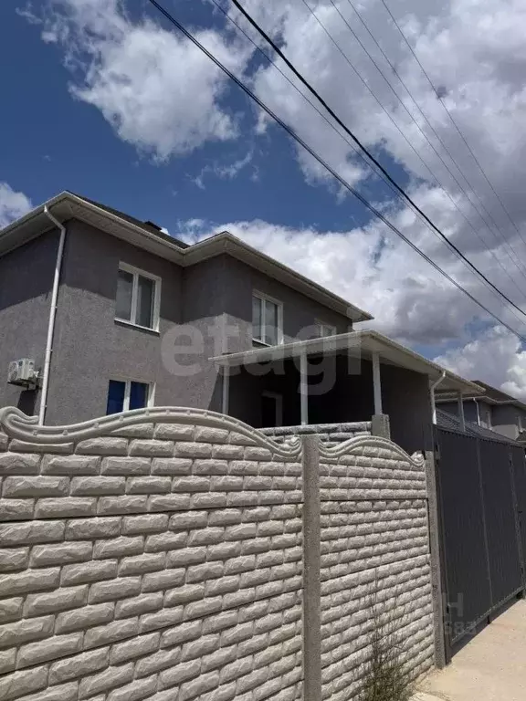 Дом в Крым, Сакский район, с. Уютное ул. Приморская, 4В (150 м) - Фото 0