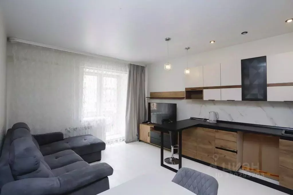 2-к кв. Иркутская область, Иркутск ул. Красноказачья, 76/1 (67.2 м) - Фото 1