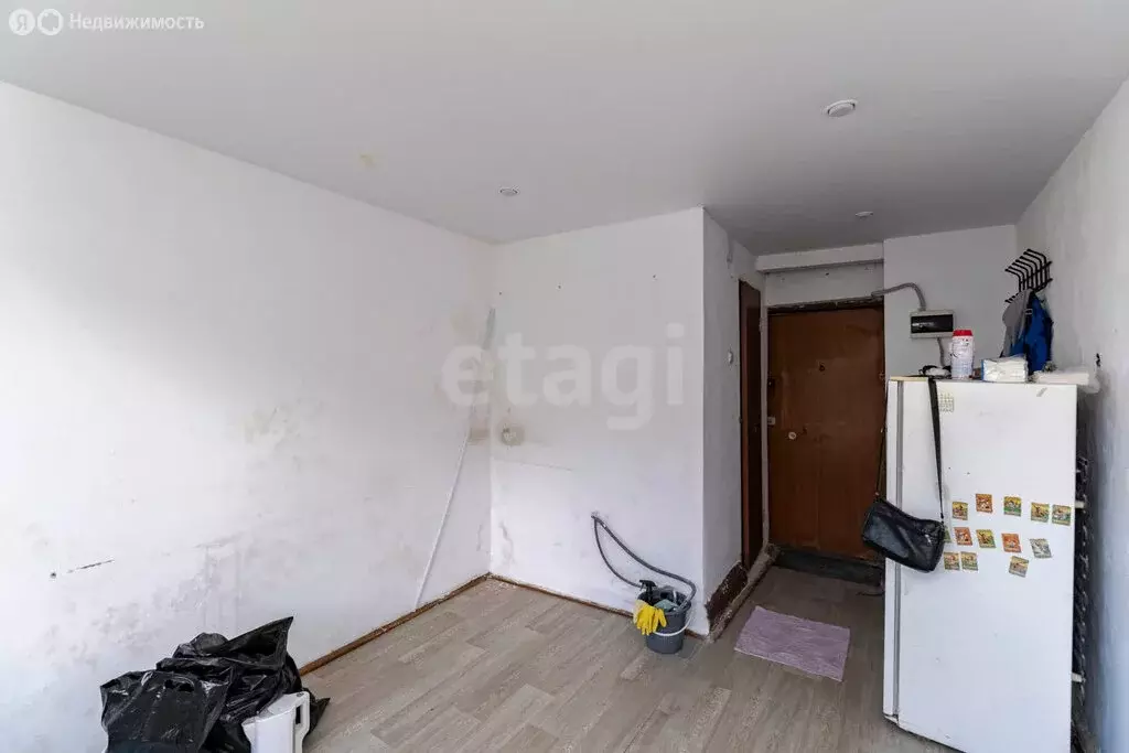 Квартира-студия: Тюмень, улица Республики, 239 (16 м) - Фото 1