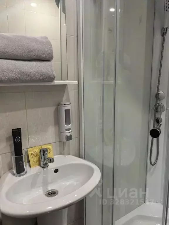 Комната Иркутская область, Иркутск ул. Октябрьской Революции, 11 - Фото 1