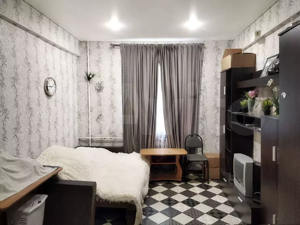 Комната 18 м в 5-к., 1/3 эт. - Фото 0