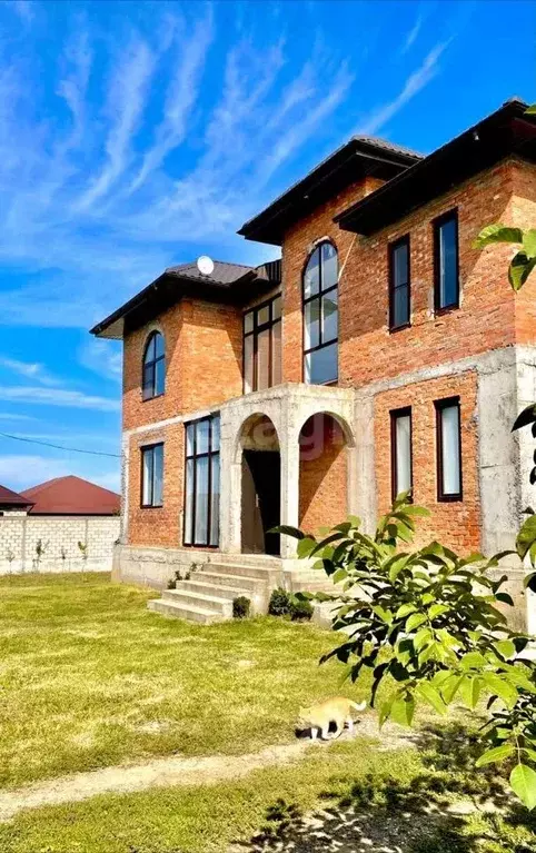 Дом в Ингушетия, Назрановский район, с. Али-Юрт 5-я линия, 68 (320 м) - Фото 0