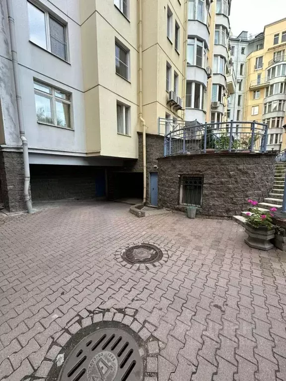 Гараж в Санкт-Петербург Вознесенский просп., 20 (10 м) - Фото 0