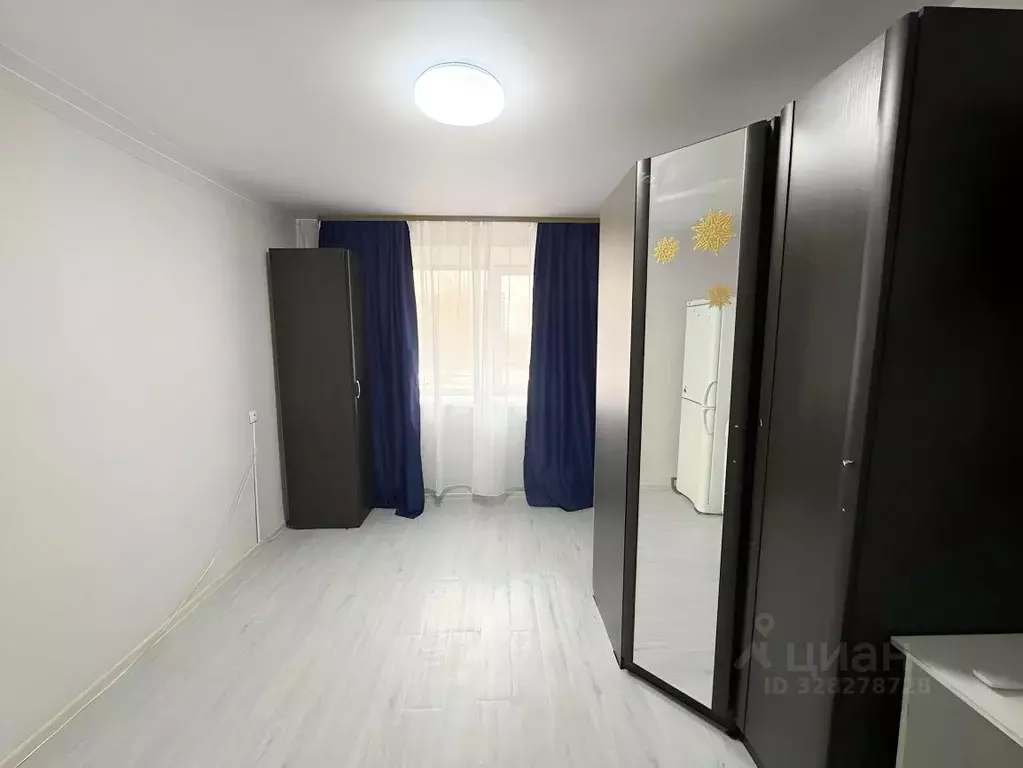 Комната Свердловская область, Екатеринбург ул. Шишимская, 22 (13.0 м) - Фото 2