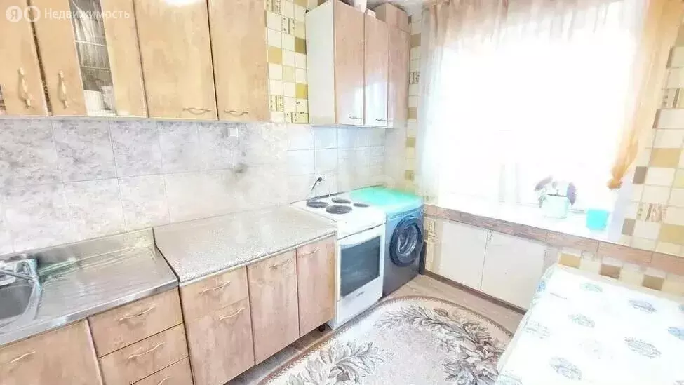 3-комнатная квартира: Тюмень, Институтская улица, 6 (56.5 м) - Фото 2