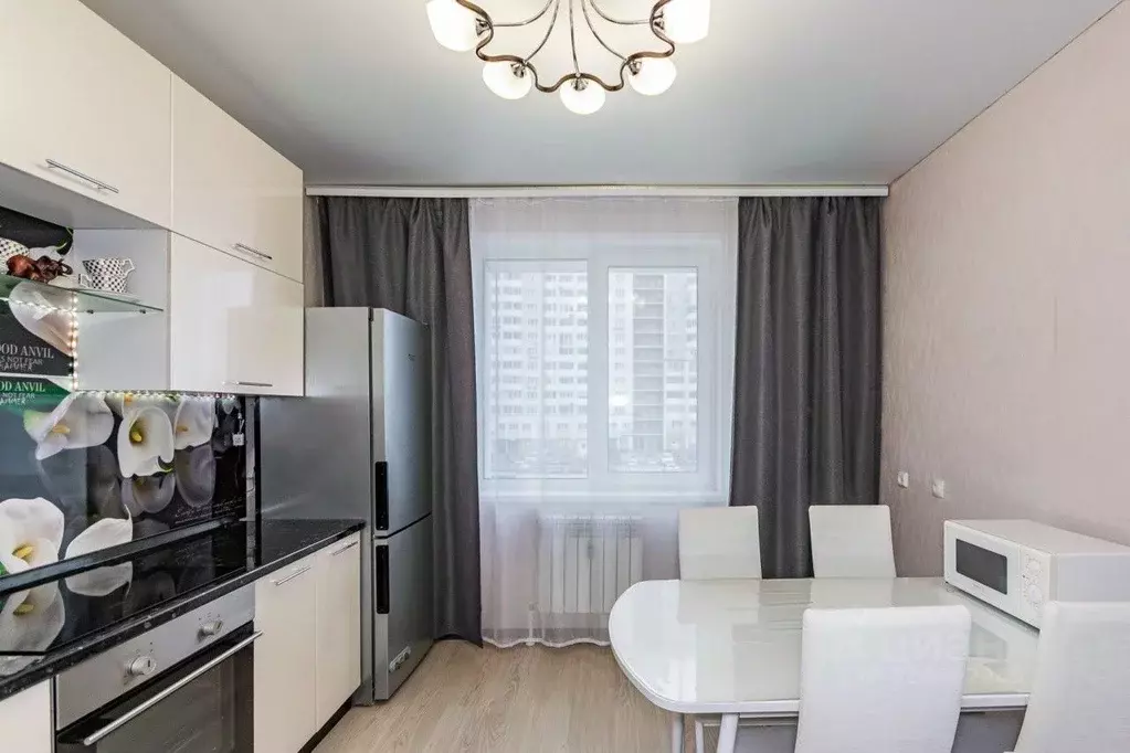 2-к кв. Свердловская область, Екатеринбург ул. Чкалова, 242 (63.0 м) - Фото 2