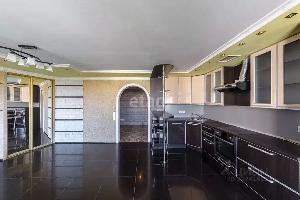 2-к кв. Тюменская область, Тюмень Малая Боровская ул., 38/2 (85.7 м) - Фото 1