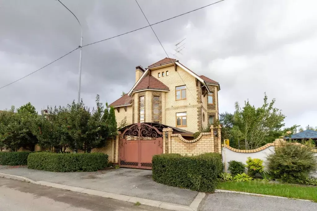 Дом в Тюменская область, Тюмень ул. Рабочей молодежи (500 м) - Фото 2