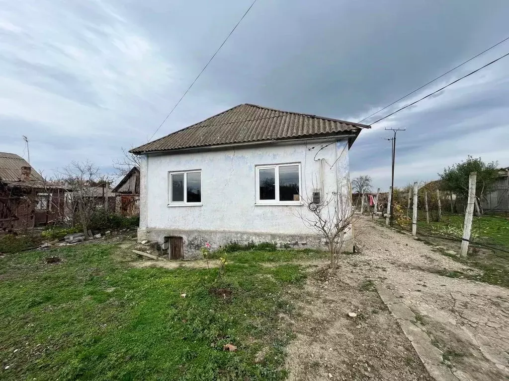 Дом в Крым, Кировский район, Журавское с/пос, с. Маковское ул. Юнуса ... - Фото 1