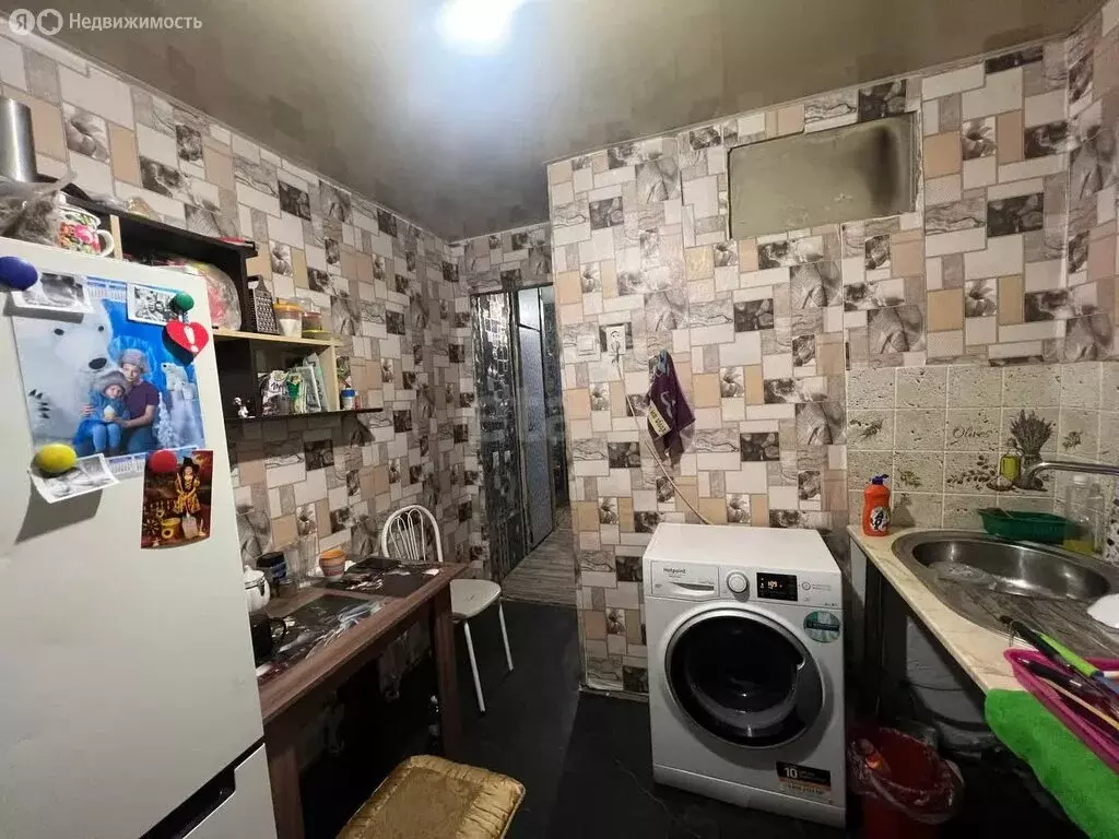3-комнатная квартира: Новокузнецк, улица Челюскина, 7 (56 м) - Фото 0