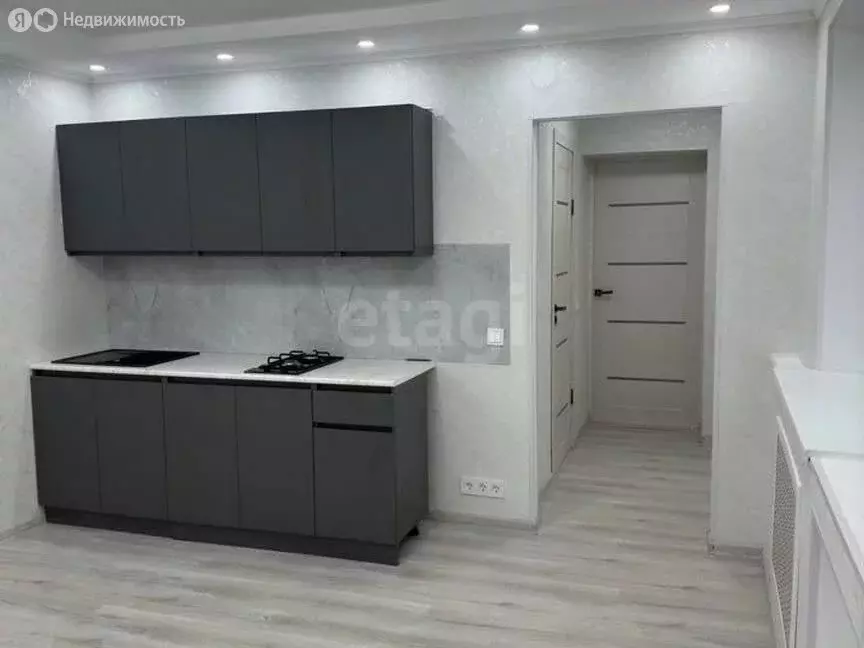2-комнатная квартира: Белогорск, улица Николая Бойко, 14 (38 м) - Фото 0