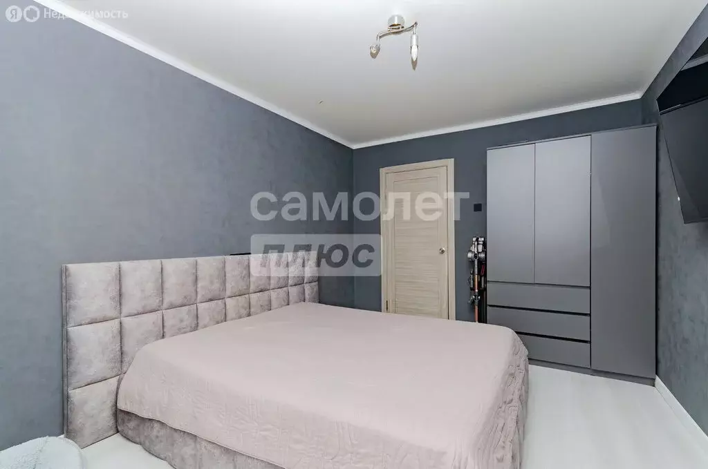 3-комнатная квартира: Челябинск, улица Комарова, 135 (64 м) - Фото 0