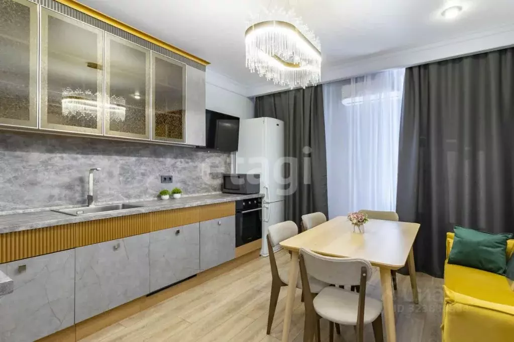 2-к кв. Тюменская область, Тюмень Новгородская ул., 3 (65.0 м) - Фото 2