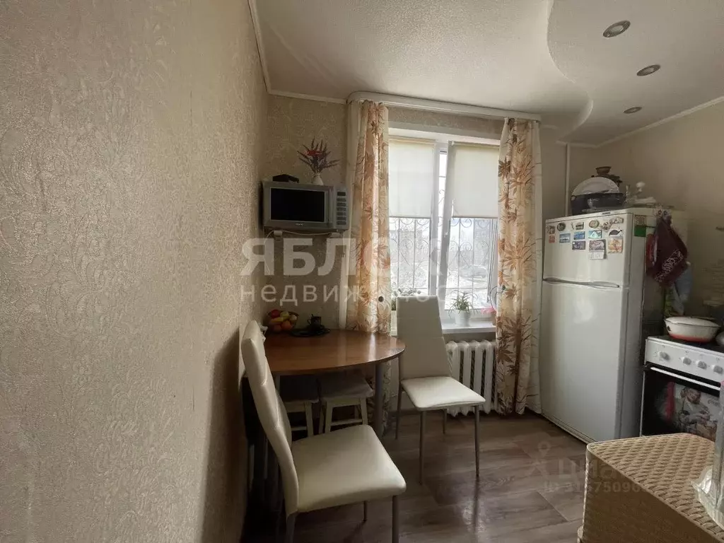 2-к кв. Пермский край, Березники ул. 30 лет Победы, 42 (37.0 м) - Фото 0