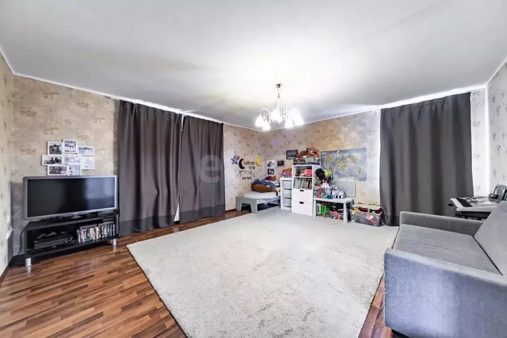 Дом в Санкт-Петербург пос. Белоостров, ул. Лобачика, 6 (200 м) - Фото 1