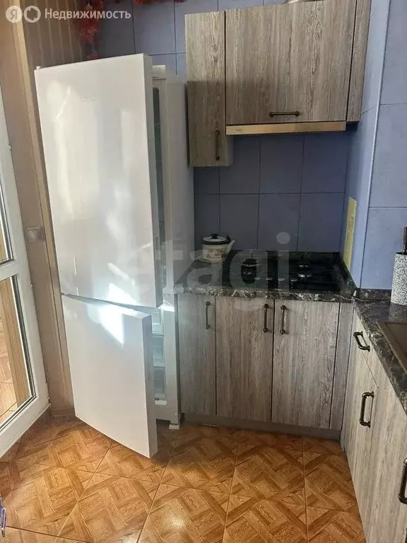 2-комнатная квартира: Черноморское, улица Димитрова, 5 (48.7 м) - Фото 2