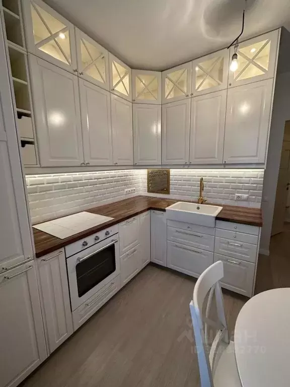 1-к кв. Тюменская область, Тюмень ул. Парада Победы, 7 (35.0 м) - Фото 0