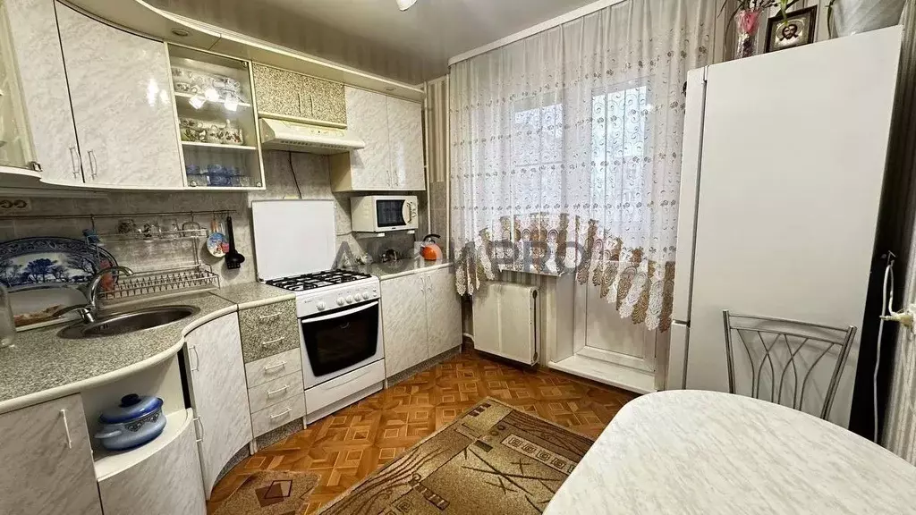 3-к кв. Кировская область, Киров ул. Преображенская, 111 (65.4 м) - Фото 1