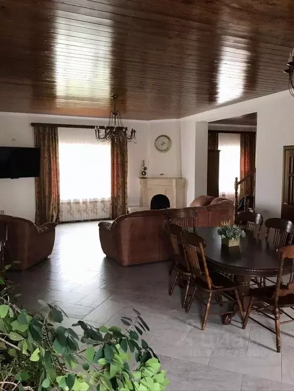 Дом в Краснодарский край, Ейск Красная ул. (450 м) - Фото 1