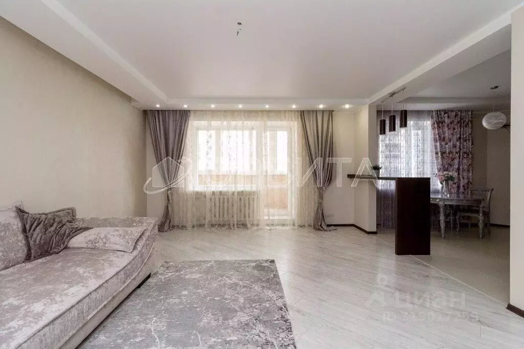 2-к кв. Тюменская область, Тюмень Ирбитская ул., 6 (88.0 м) - Фото 1