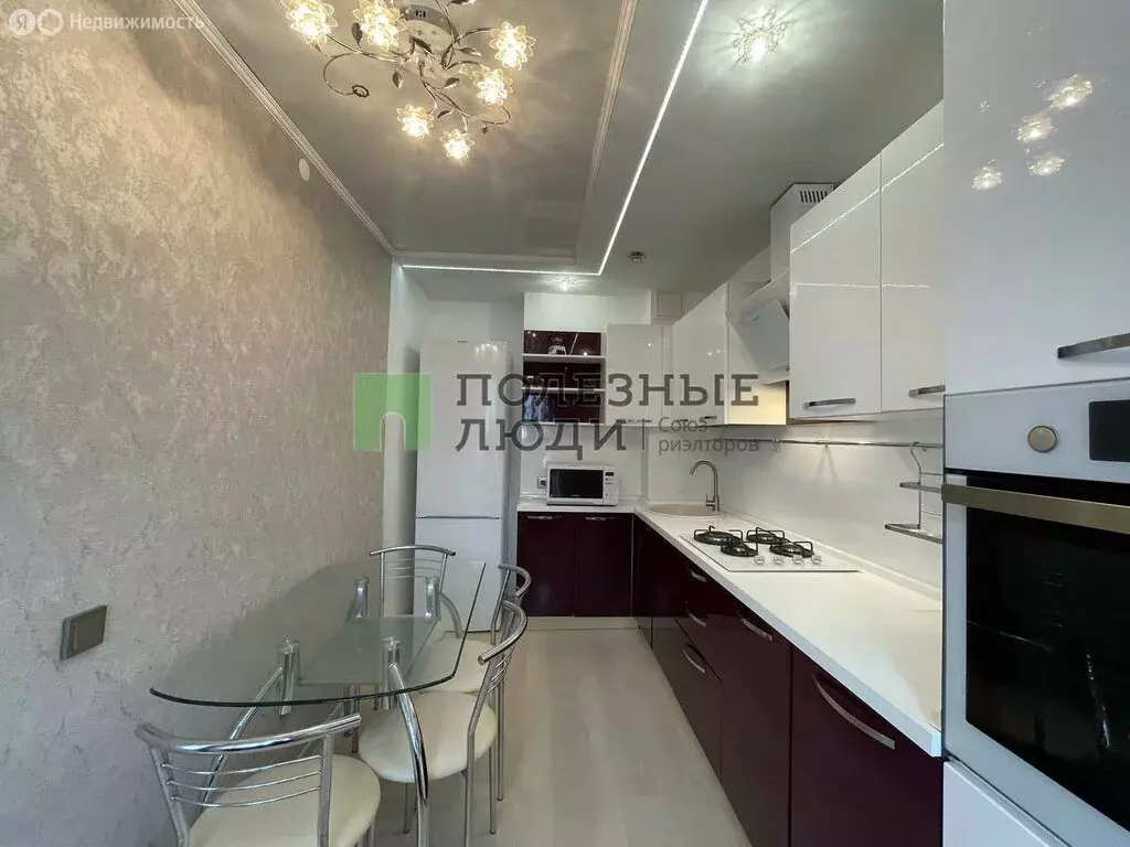 4-комнатная квартира: Ижевск, улица Карла Либкнехта, 9 (77.6 м) - Фото 0