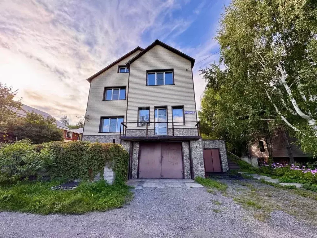 Дом в Кемеровская область, Новокузнецк Светлая ул., 8 (247 м) - Фото 1